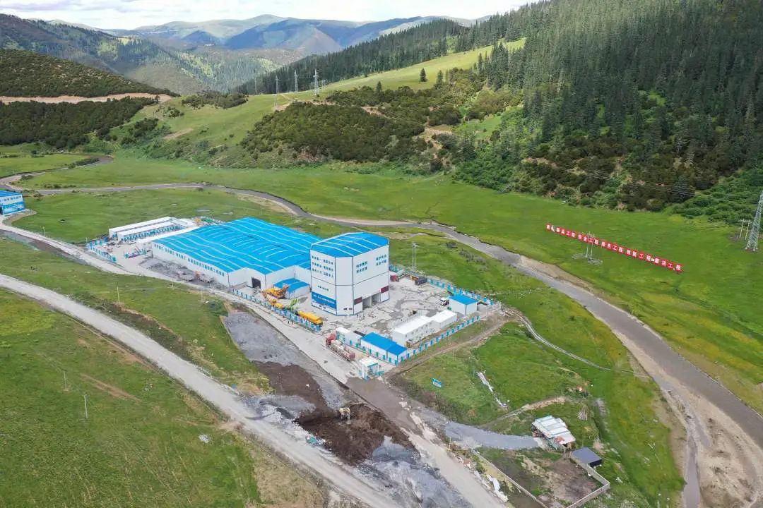 “站”立高原！乐鱼体育搅拌站助力川藏线建设！