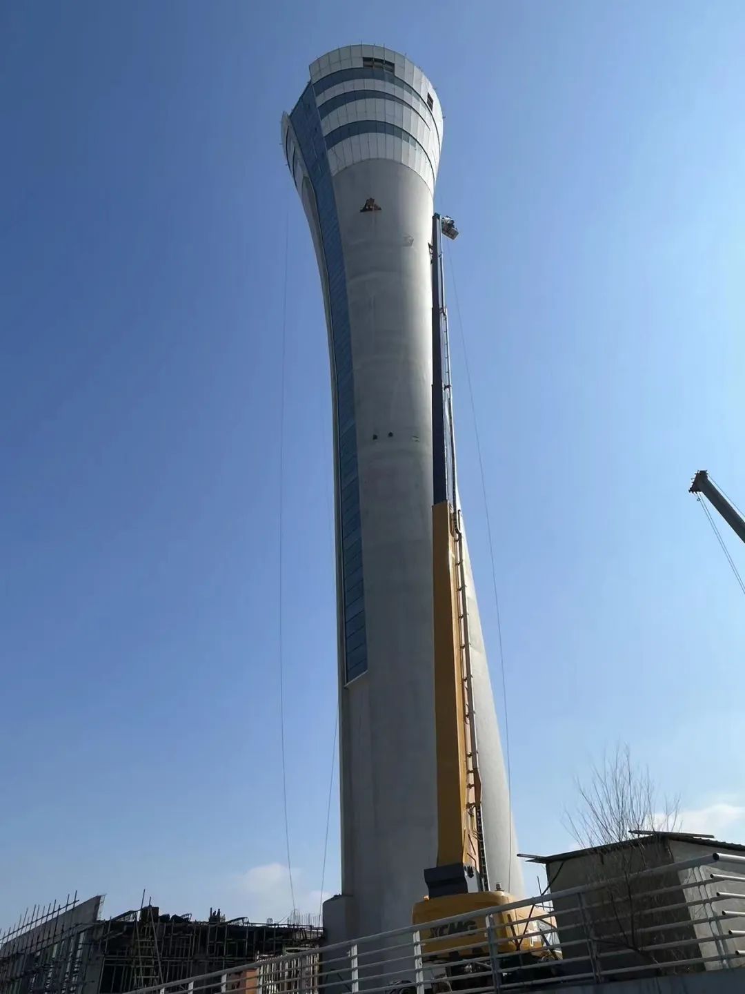 大显身手！乐鱼体育直臂式高空作业平台XGS70K魔都首秀！