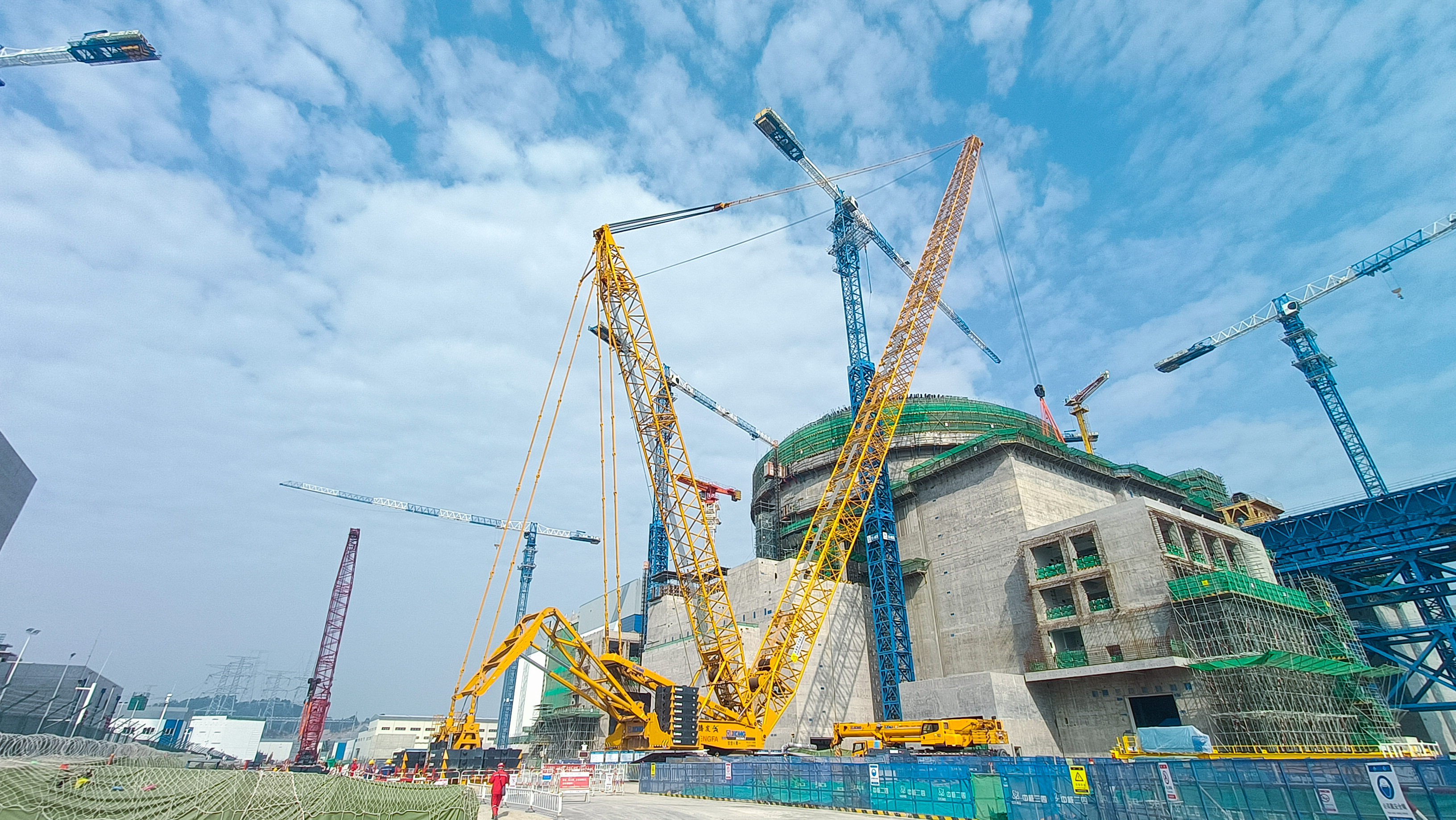 “稳”字当头！乐鱼体育XGC800-I履带起重机助建福建大型核电项目