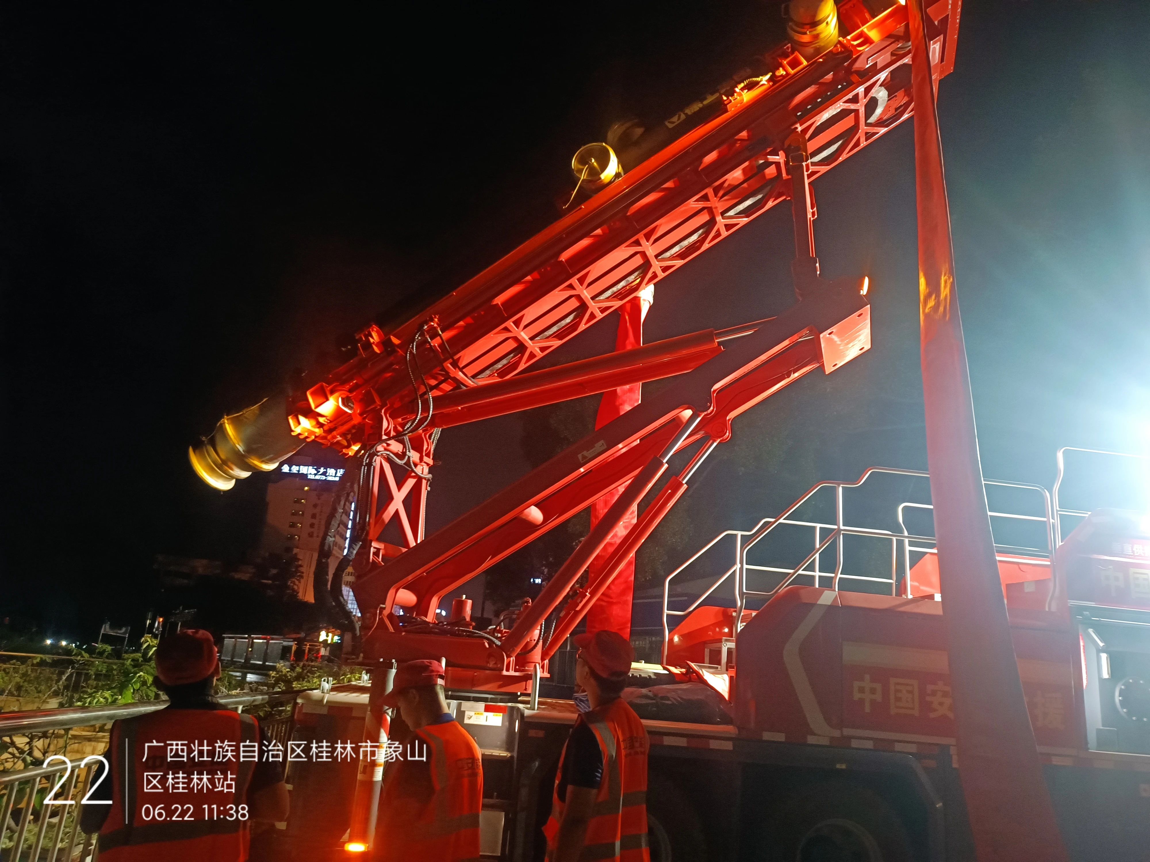 桂林洪水！乐鱼体育多台排涝应急装备全力迎战!