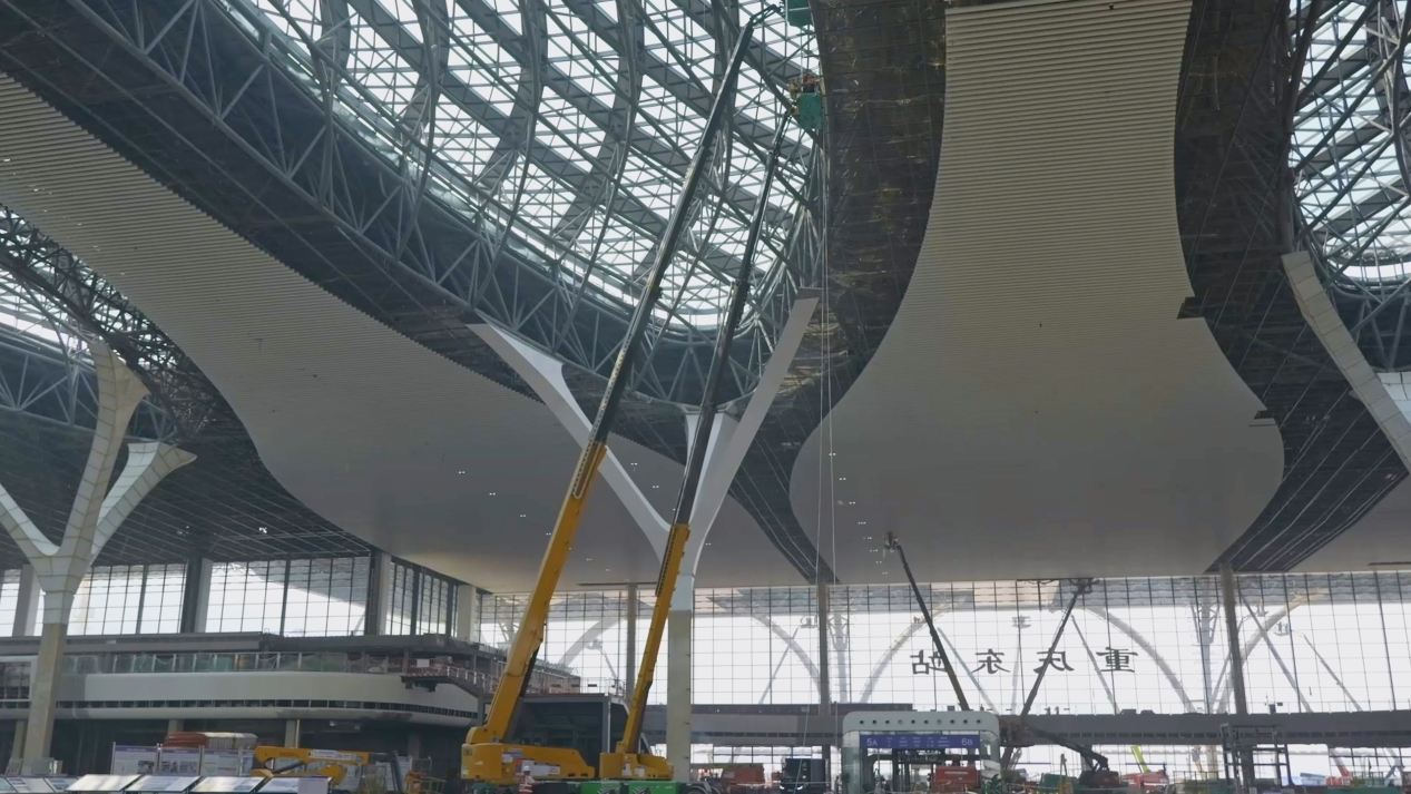 乐鱼体育高机助力全国最大站城景融合高铁枢纽——重庆东站建设！