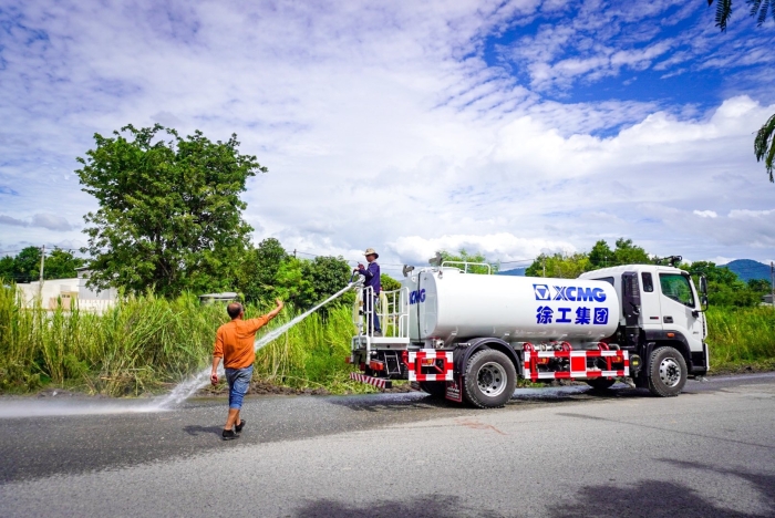 乐鱼体育10方洒水车：泰国“热土”上的绿色降温使者