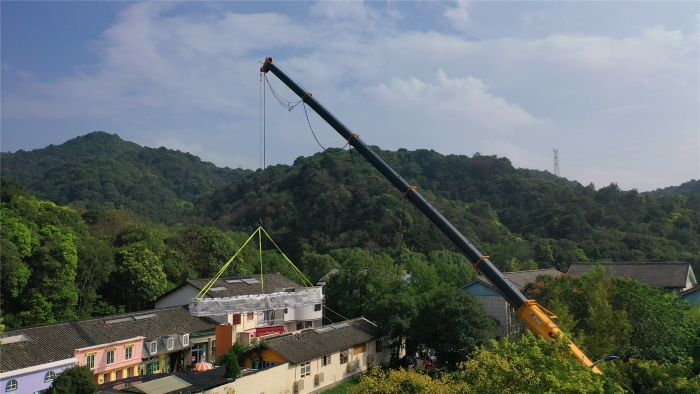 46米跨距吊3天！乐鱼体育G2代四桥130吨“闯入”影视圈！