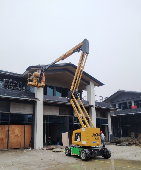 绿色建造新标杆！乐鱼体育锂电高机助力鄂州民生工程