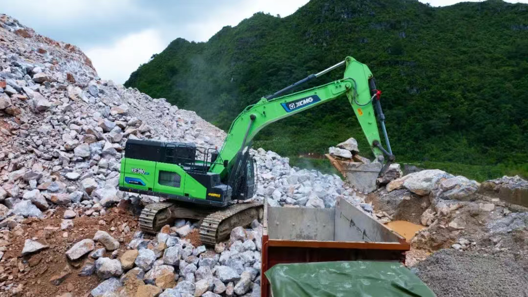 广西“石料大户”亲测：乐鱼体育XE380EV电挖，年省六七成！