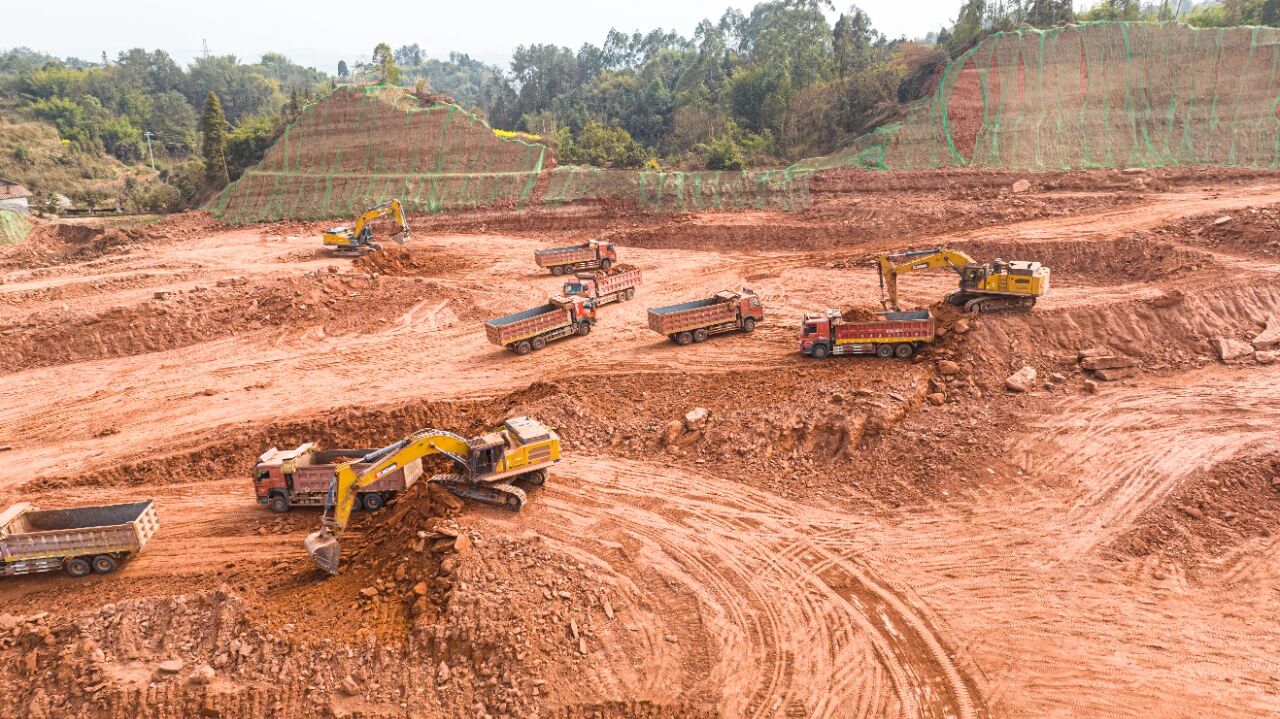 乐鱼体育60吨级大挖助力项目建设，高效降本获用户认可