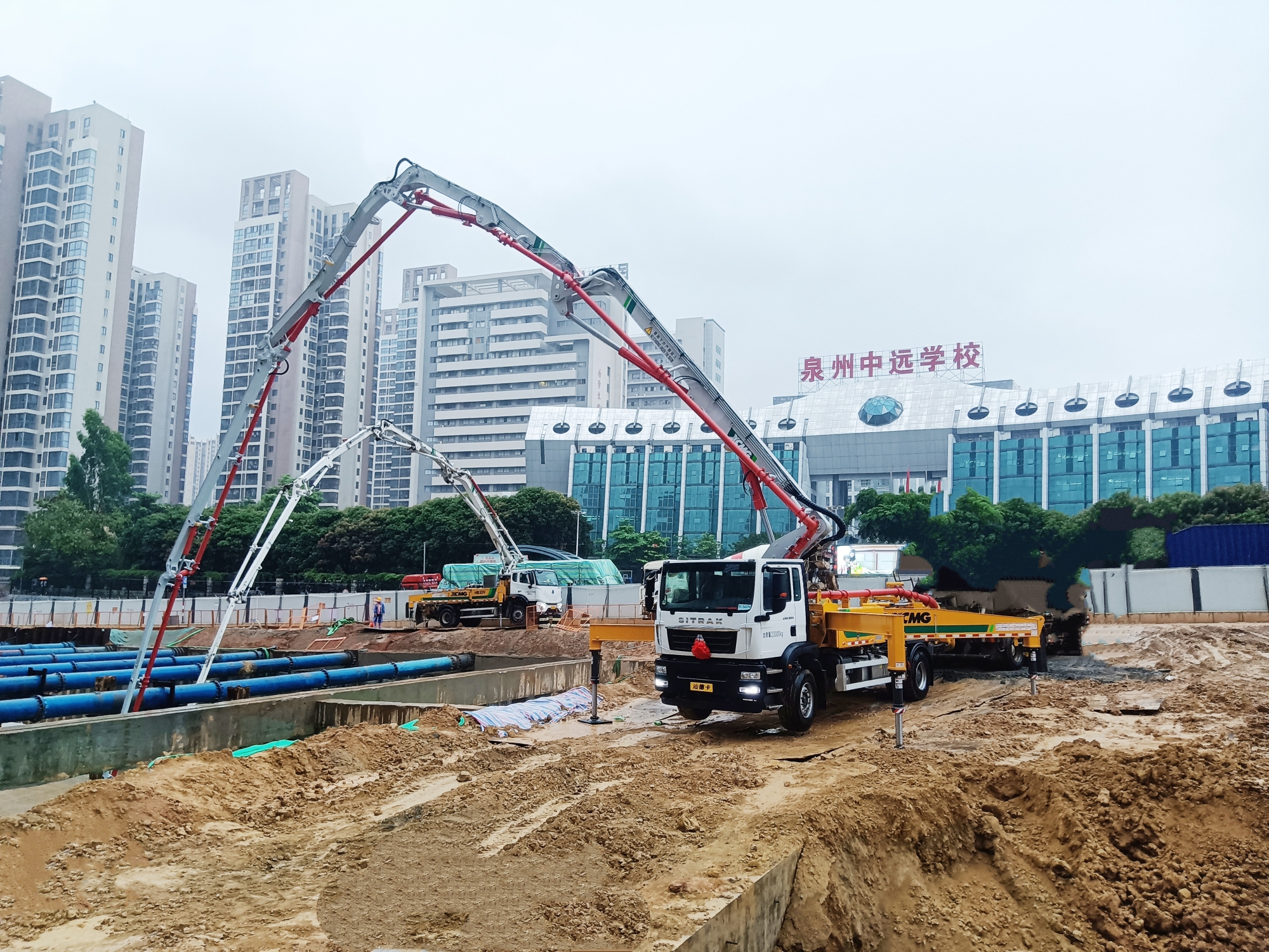 乐鱼体育混凝土成套化装备高效浇筑泉州快速路改造工程！
