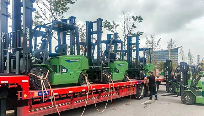 绿动云滇！乐鱼体育百余台新能源叉车，助力西南国际水果枢纽高效运转