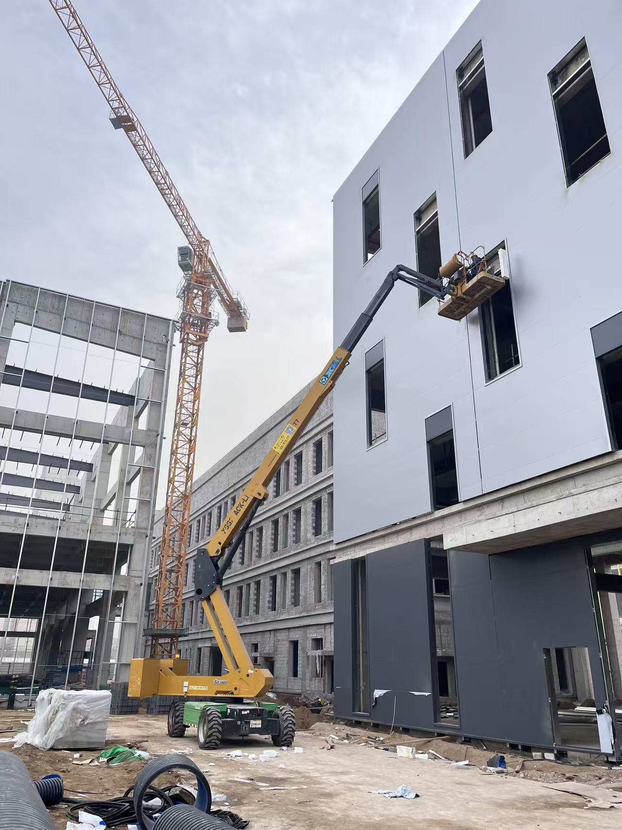 零碳动力 + 全心服务，乐鱼体育助力雄安国贸高效建造